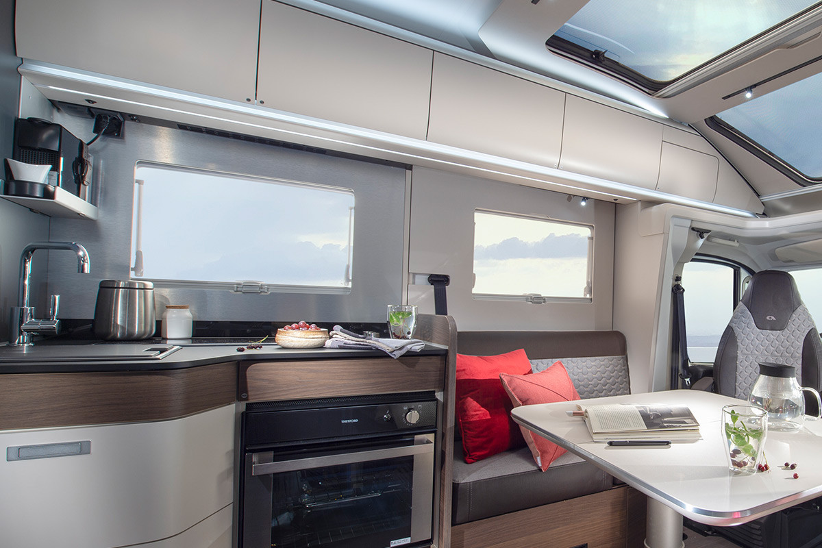 New Adria Coral Supreme MB 670 DL